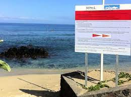 panneau danger requin île de la Réunion